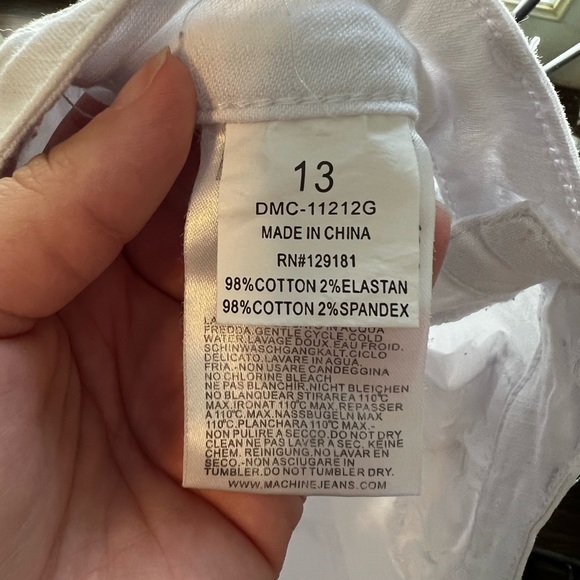 Distressed Juniors Skinny Jeans - Picture 4 of 4